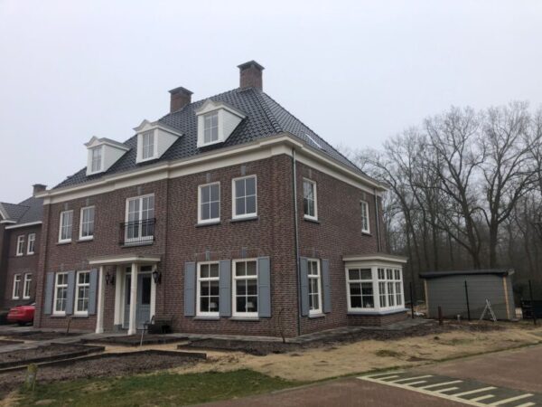 Onderhoud buitenluiken: tips voor een duurzame levensduur